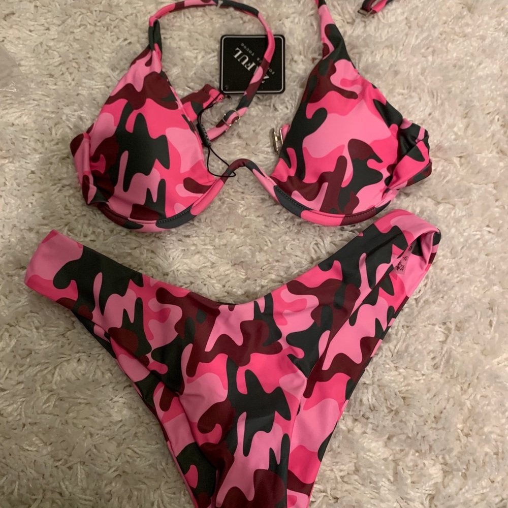 NWT PINK AND GREEN CAMO ZAFUL UNDERWIRE BIKINI